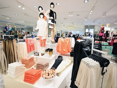 傳統(tǒng)服裝零售的轉(zhuǎn)型之路 并非被互聯(lián)網(wǎng)品牌逼入死角，而是迎來(lái)重生契機(jī)